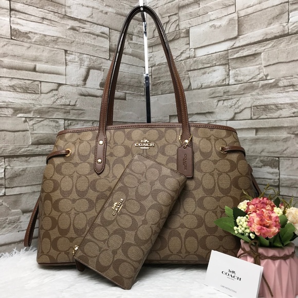 Coach Handbags - 👜COACH SET🌺DRAWSTRING CARRYALL&L-ZIP WALLET